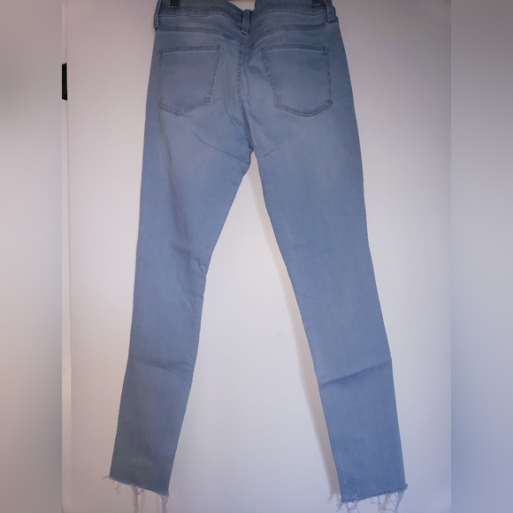 Uniqlo Women's Extra Stretch Distressed Skinny Jeans Size 26 - Picture 3 of 4